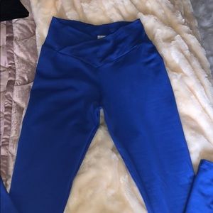 CLS booty scrunch leggings